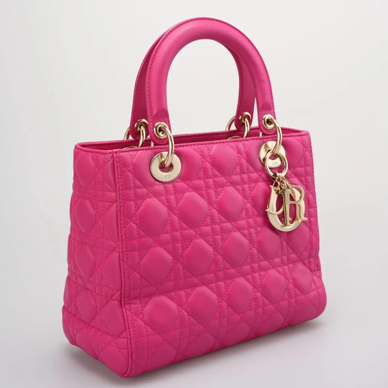 Christian Dior Pink Lady Dior aus Cannage-Lammleder mit goldenen Metallteilen, Größe M