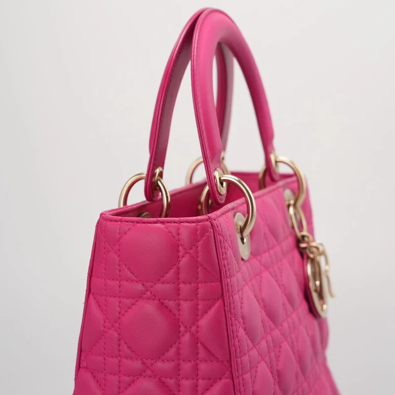 Christian Dior Pink Lady Dior aus Cannage-Lammleder mit goldenen Metallteilen, Größe M