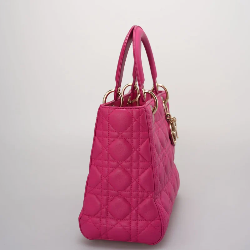 Christian Dior Pink Lady Dior aus Cannage-Lammleder mit goldenen Metallteilen, Größe M