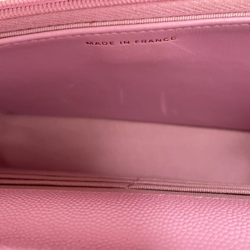 Chanel Geldbörse mit Kette in Rosa Kaviarleder Woc
