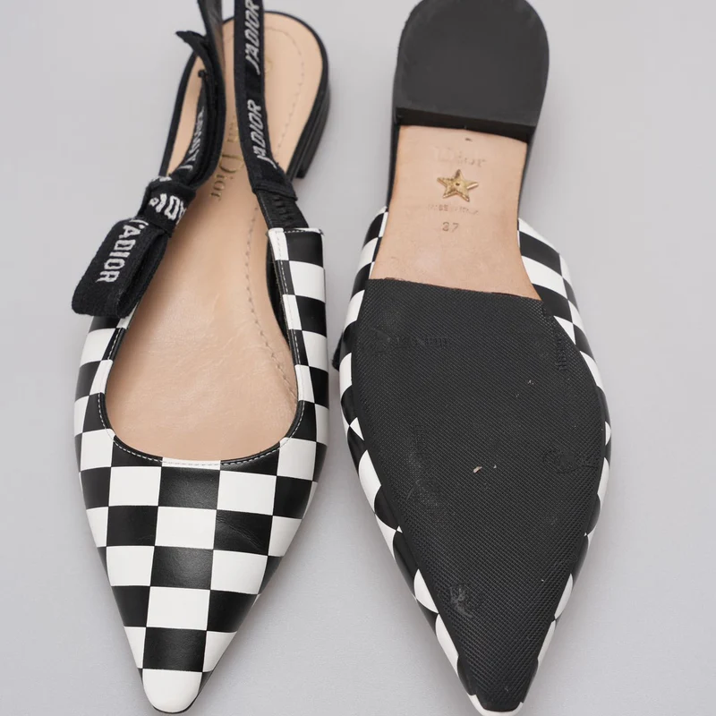Christian Dior J'Adior Slingback-Ballerinas aus Kalbsleder mit Karomuster in Schwarz und Weiß, Größe 37