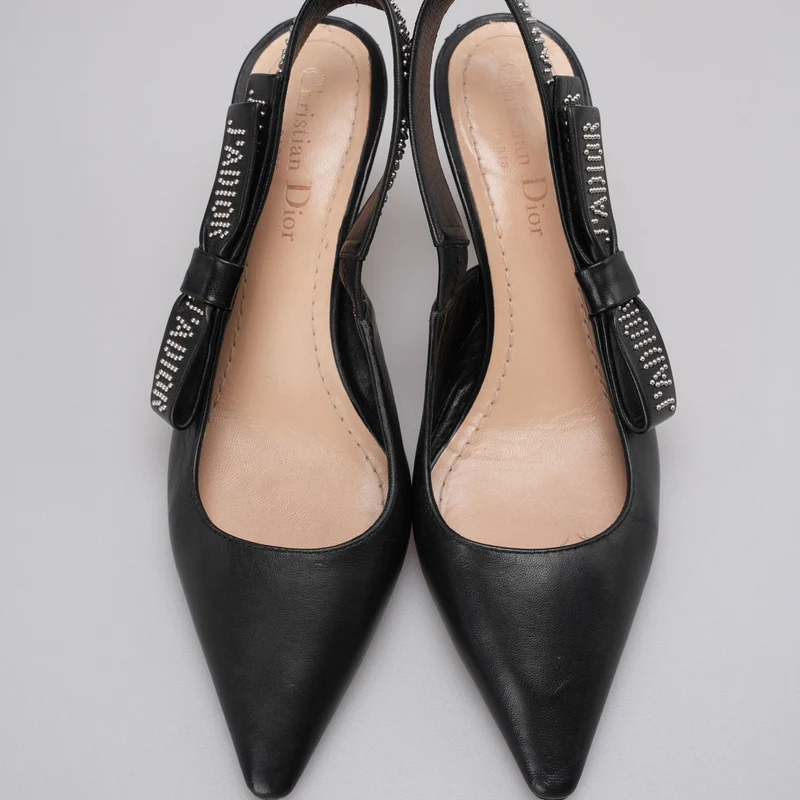 Christian Dior Schwarze Ledernieten-J'adior-Slingback-Pumps Größe 37.5