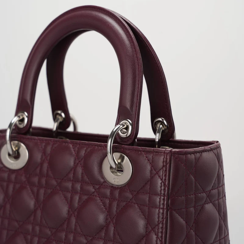 Christian Dior Burgunderrote Lady Dior Tasche aus Cannage-Lammleder mit silberner Hardware, Medium LP