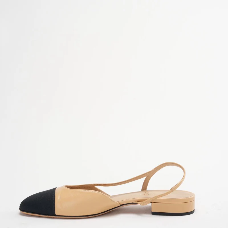 Chanel Beige / Schwarz Slingback Flache Sandalen Leder und Canvas Größe 38