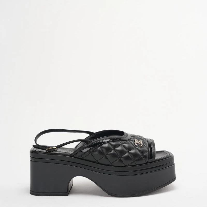 Chanel Schwarze Slingback-Sandalen aus gestepptem Leder, Größe 39