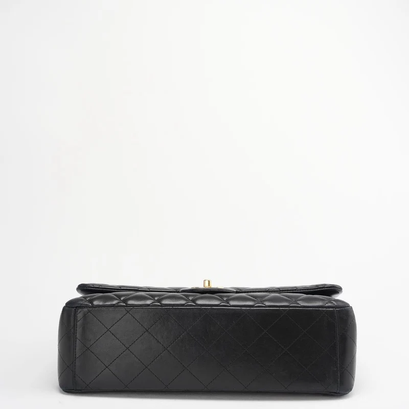 Chanel Schwarze Maxi Classic Double Flap Bag Gesteppt