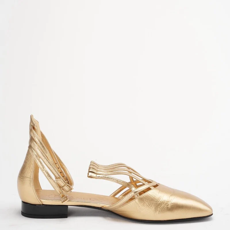 Chanel Gold Metallic Ledersandalen Größe 38C