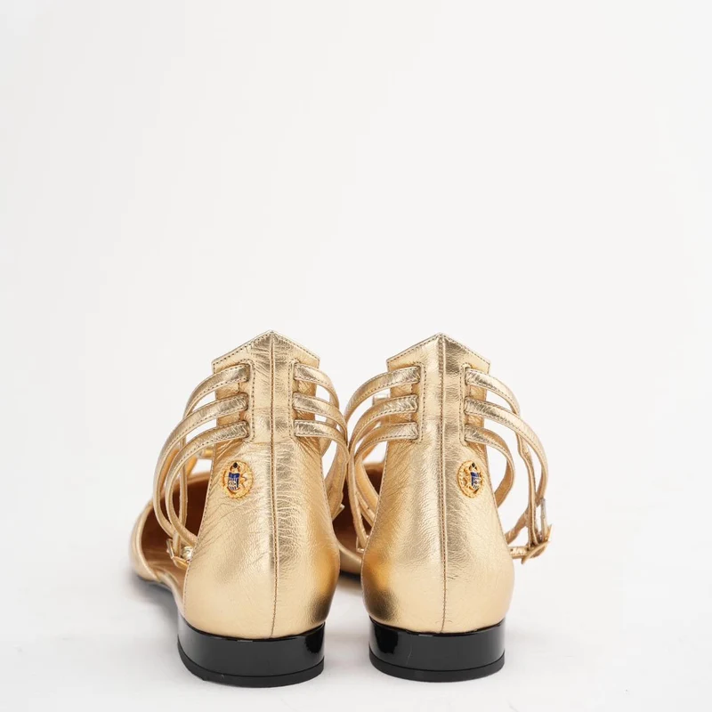 Chanel Gold Metallic Ledersandalen Größe 38C