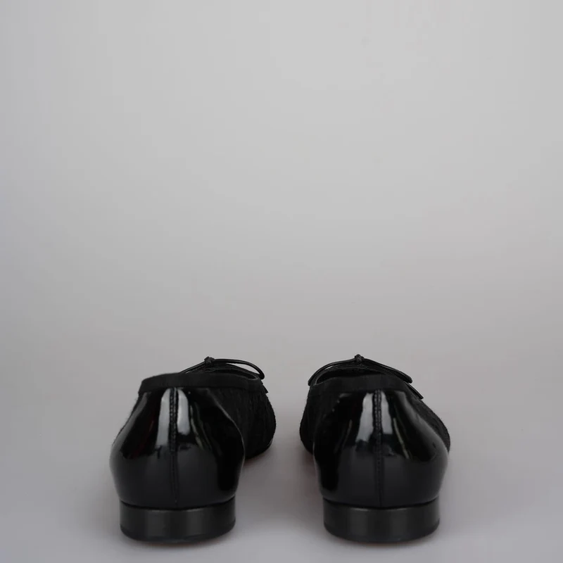 Chanel Ballerinas mit CC-Schleife und Kappe aus schwarzer Spitze und Lackleder, Größe 38