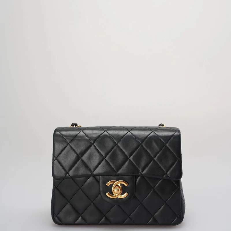 Chanel Vintage Timeless Mini Square Classic Flap Bag in Schwarz mit 24 Karat Goldbeschlägen