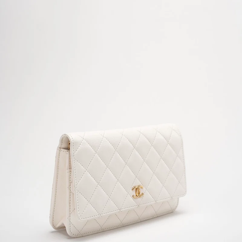Chanel White Wallet On Chain (Woc) 22B Chip Version Doppelketten-Schultergurt in Gold