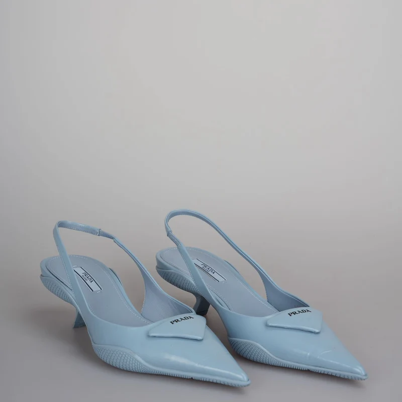 Prada Spazzolato Slingback-Pumps mit spitzer Zehenpartie und Dreieckslogo, Größe 37.5