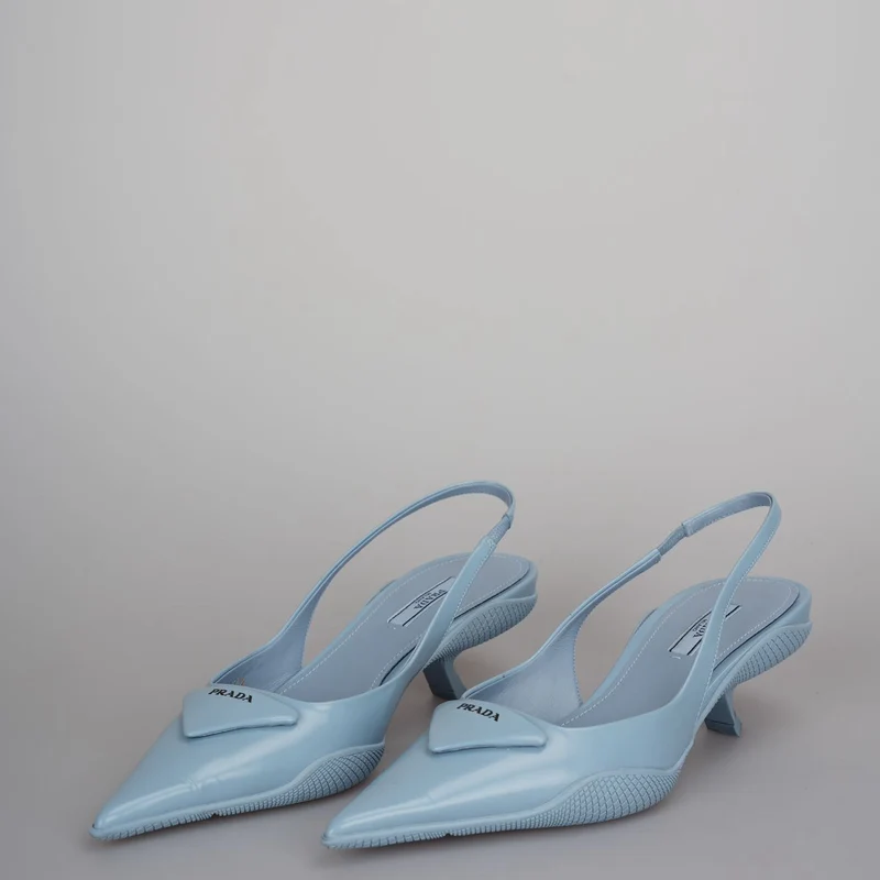 Prada Spazzolato Slingback-Pumps mit spitzer Zehenpartie und Dreieckslogo, Größe 37.5