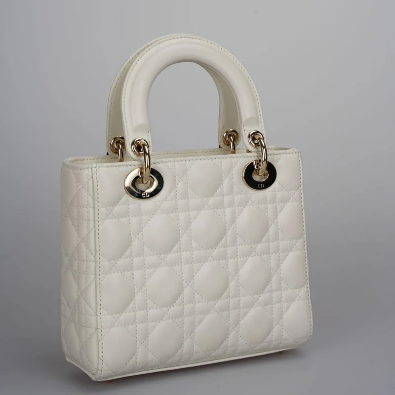 Christian Dior Kleine Lady Dior Tasche aus weißem Cannage-Lammleder mit goldenen Beschlägen