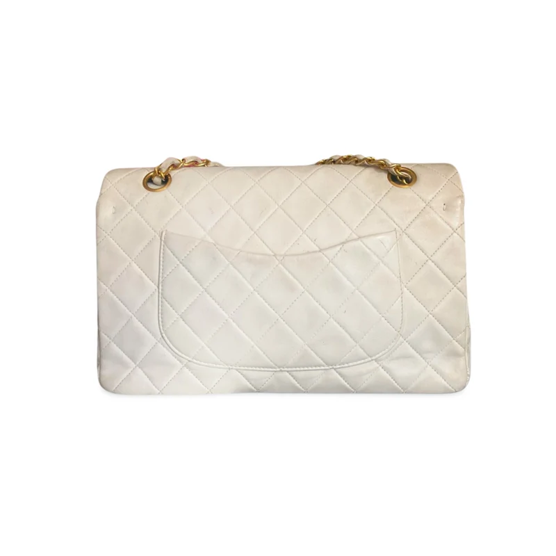 Chanel White Vintage Medium Classic Flap Bag aus Lammleder mit 24 Karat Goldbeschlägen