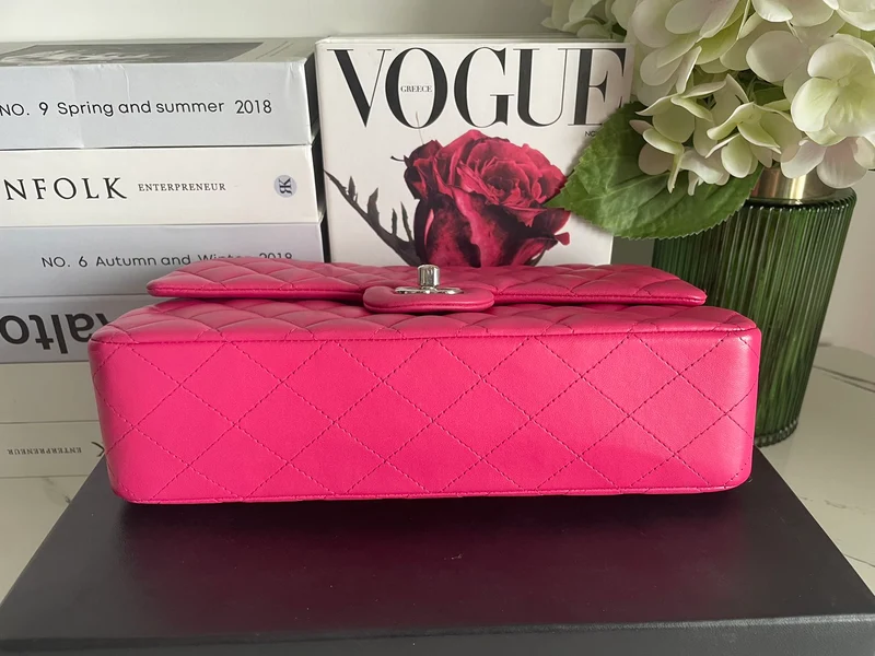 Chanel Timeless Classic Medium Double Flap Bag – Lammleder in Pink mit silberner Hardware