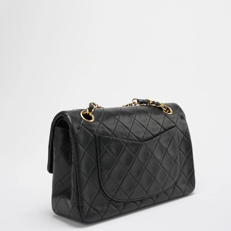 Chanel Vintage Classic Timeless Flap Bag Schwarzes Lammleder mit 24 Karat Goldbeschlägen (selten)
