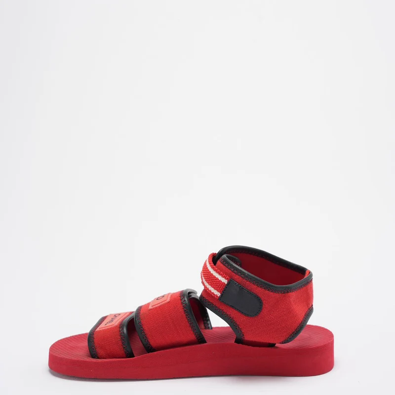 Chanel – Flache Sandalen mit Coco-Chanel-Riemen aus Stoff und Leder in Rot/Schwarz, Größe 39