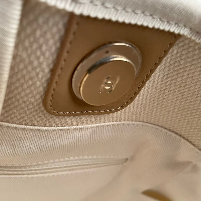 Chanel Deauville Perlentasche Beige Weiß Mittel