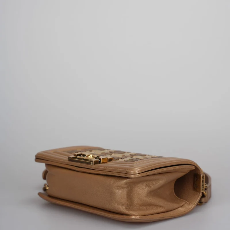 Chanel Le Boy Tasche Limitierte Auflage 15C Paris Dubai Klein Metallic Gold