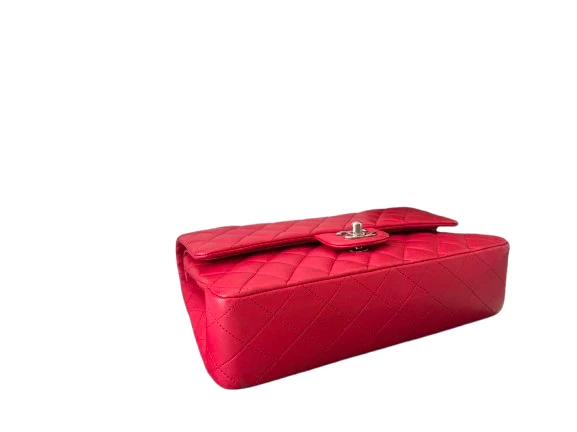 Chanel Timeless Red Medium Lammleder Flap Bag