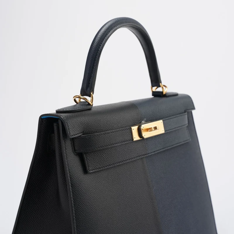 Hermes Kelly 28 Sellier Casaque Tricolor Schwarz Blau Indigo Frida Epsom Gold Hardware
