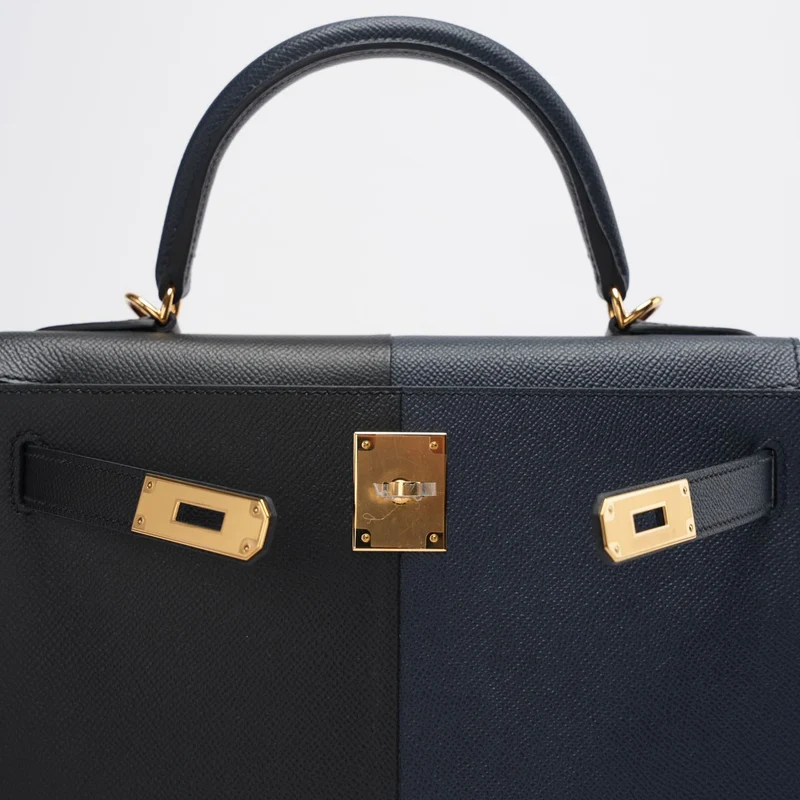 Hermes Kelly 28 Sellier Casaque Tricolor Schwarz Blau Indigo Frida Epsom Gold Hardware