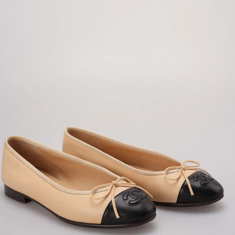Chanel klassische Ballerinas in Lammleder schwarz beige Größe 35