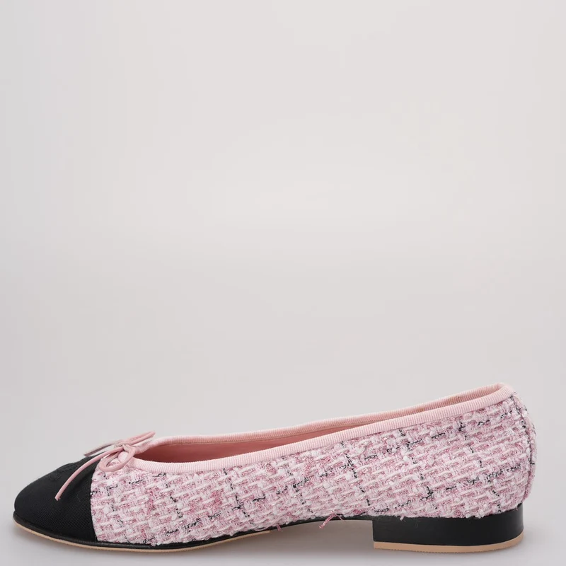 Chanel Pink Tweed Ballerinas mit schwarzer Kappe, Größe 37.5