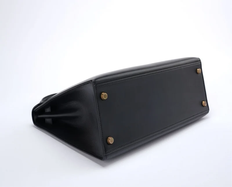 Hermes Vintage Kelly 28 Sellier Tasche aus schwarzem Kalbsleder mit goldener Hardware