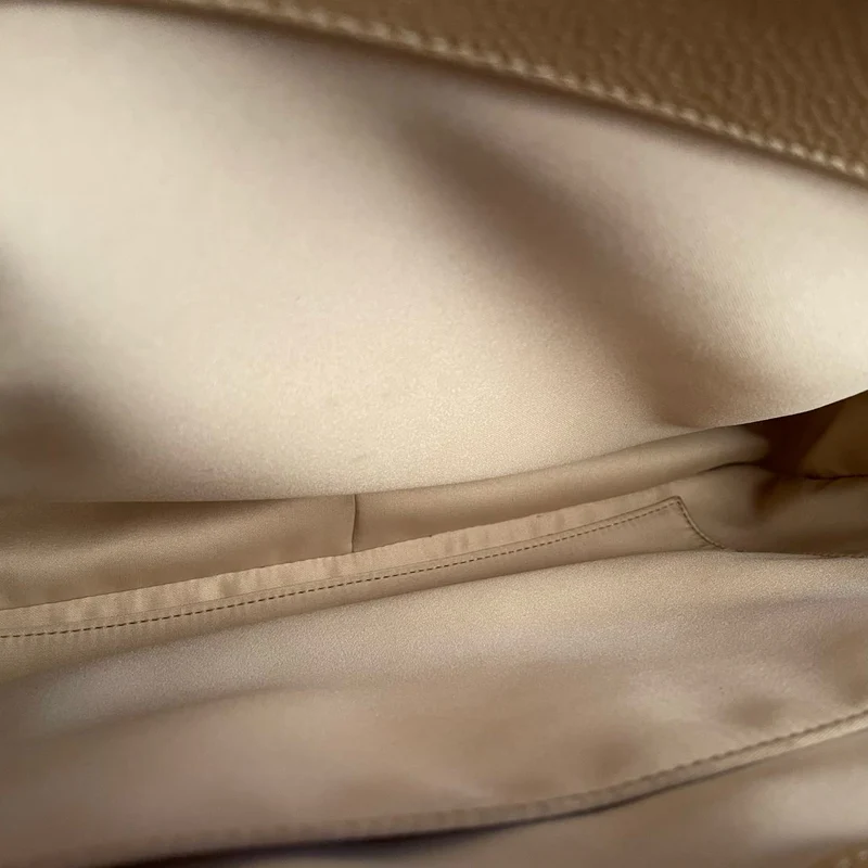 Chanel Beige Grand Shopping Tote Beige GST Tasche aus Kaviarleder mit goldenen Beschlägen