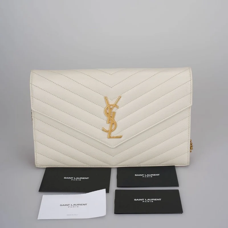 Saint Laurent – ​​Cassandre – Umschlag-Geldbörse aus weißem Leder mit Kette