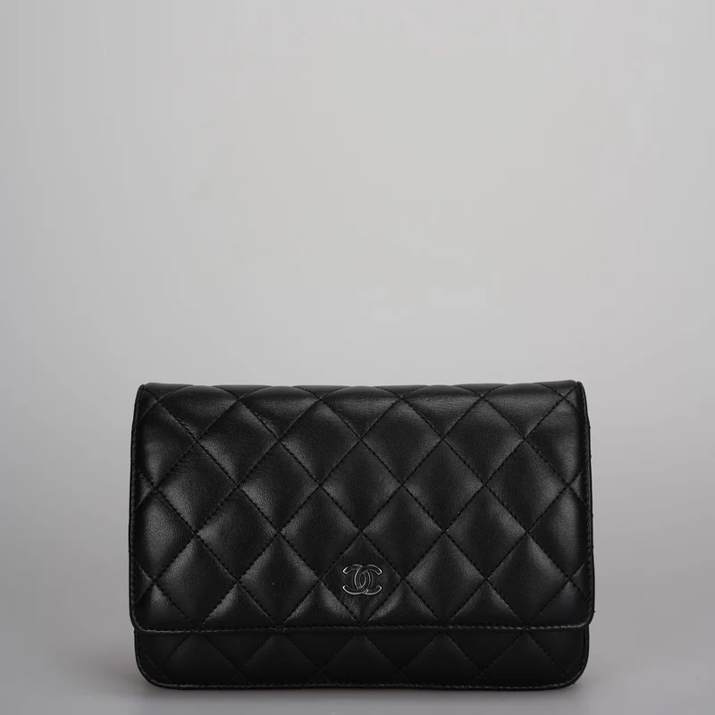 Chanel Schwarzes klassisches WOC-Lammleder mit silberner Hardware