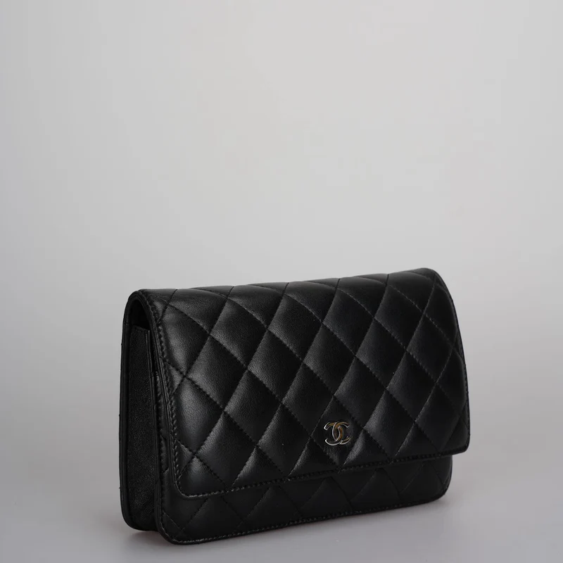 Chanel Schwarzes klassisches WOC-Lammleder mit silberner Hardware