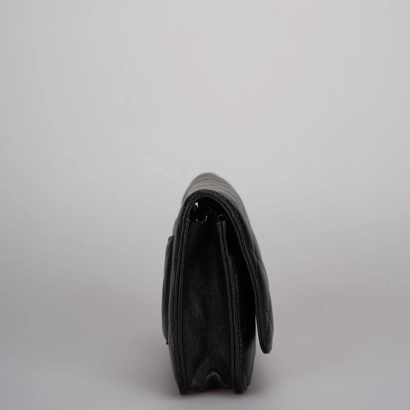 Chanel Schwarzes klassisches WOC-Lammleder mit silberner Hardware