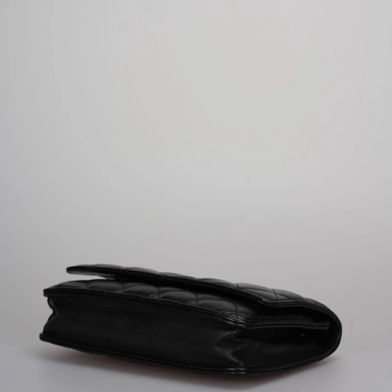 Chanel Schwarzes klassisches WOC-Lammleder mit silberner Hardware