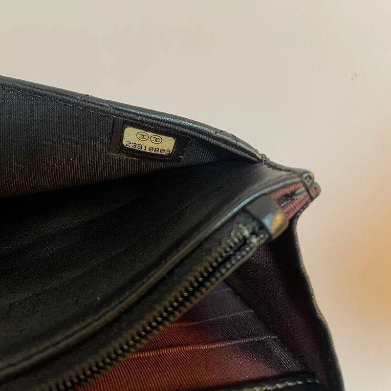 Chanel Schwarzes klassisches WOC-Lammleder mit silberner Hardware