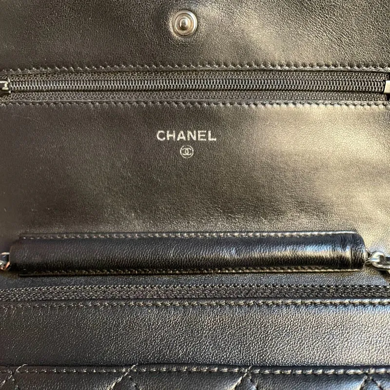 Chanel Schwarzes klassisches WOC-Lammleder mit silberner Hardware