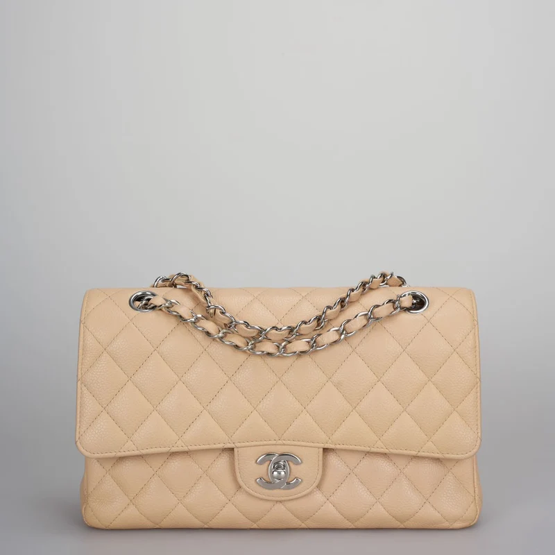 Chanel Beige Classic Double Flap Bag Medium aus gestepptem Kaviarleder mit silberner Hardware