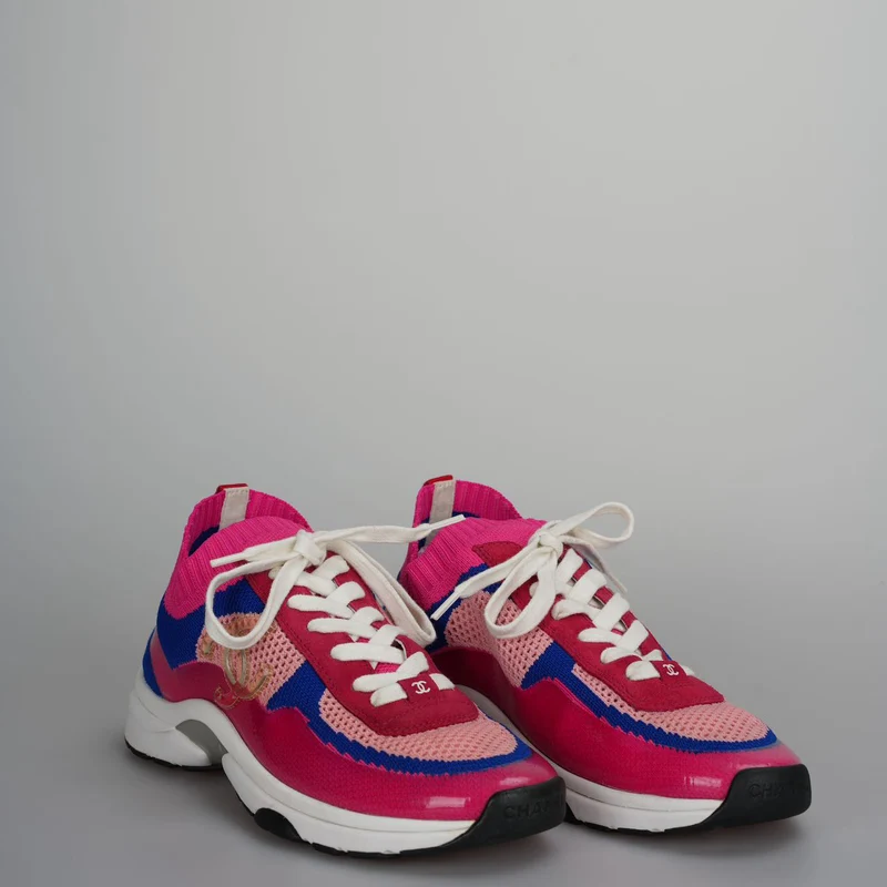 Chanel Stoff Wildleder Kalbsleder Stretch CC Sneakers Rosa, Rot und Blau Größe 39