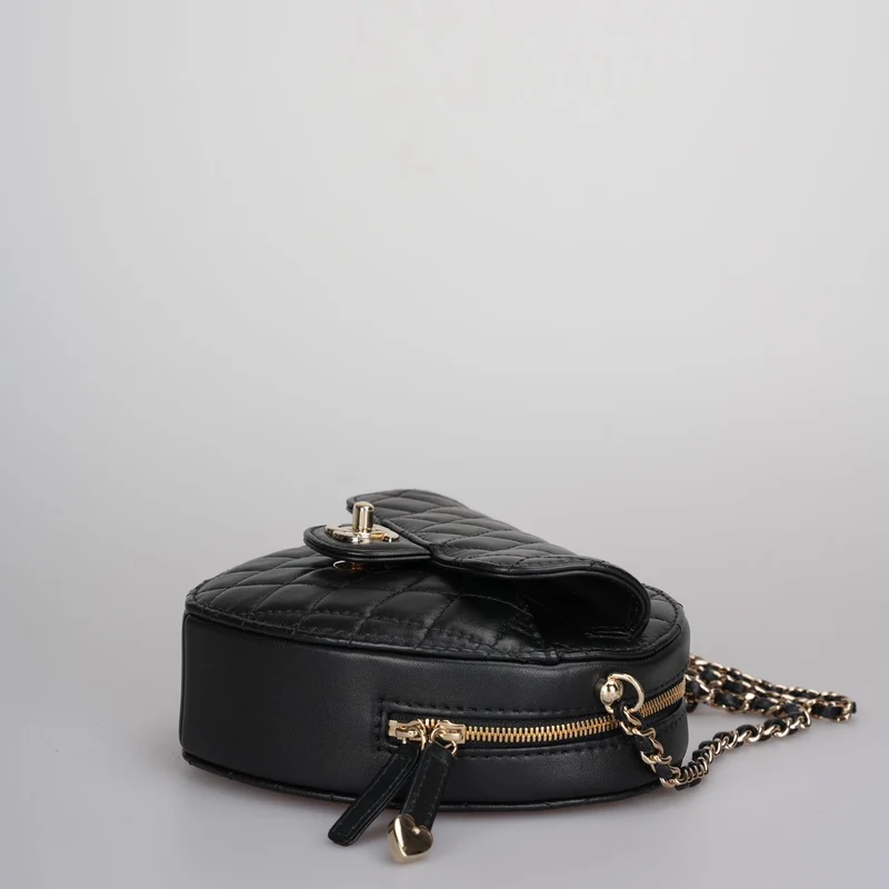 Chanel Große Herztasche aus schwarzem Lammleder mit goldenen Metallbeschlägen