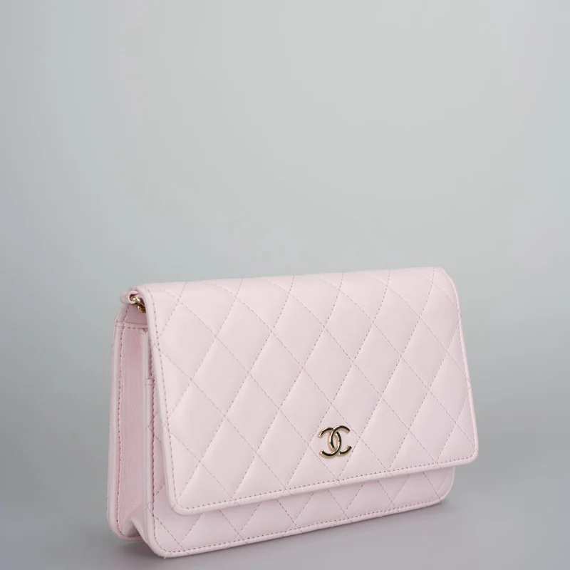 Chanel Baby Rosa gesteppte Lammleder Perlen Geldbörse auf Kette Tasche