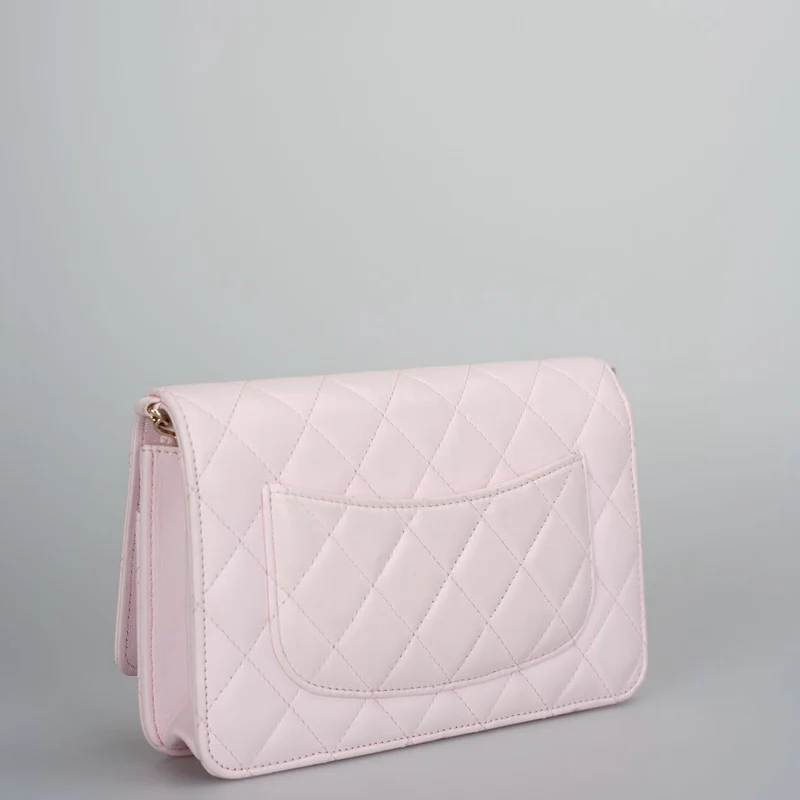 Chanel Baby Rosa gesteppte Lammleder Perlen Geldbörse auf Kette Tasche