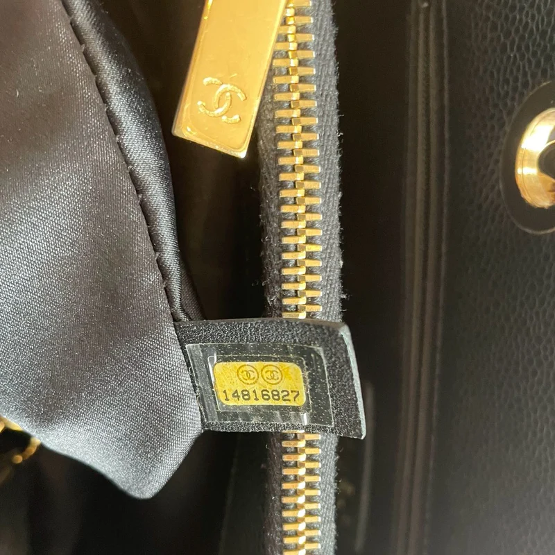 Chanel Grand Shopping Tote Schwarze GST-Tasche aus Kaviarleder mit goldener Hardware Medium