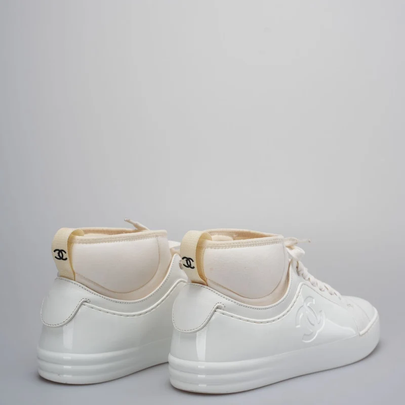 Chanel CC Ankle Sneakers aus weißem Gummi und Leder, Größe 37,5