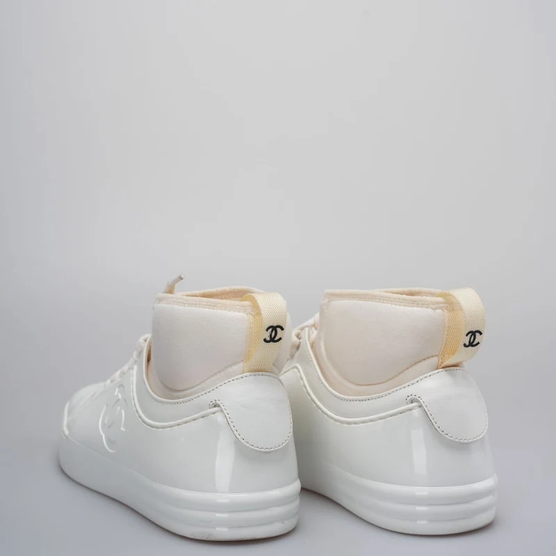 Chanel CC Ankle Sneakers aus weißem Gummi und Leder, Größe 37,5