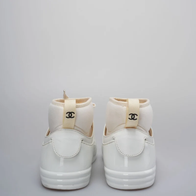 Chanel CC Ankle Sneakers aus weißem Gummi und Leder, Größe 37,5