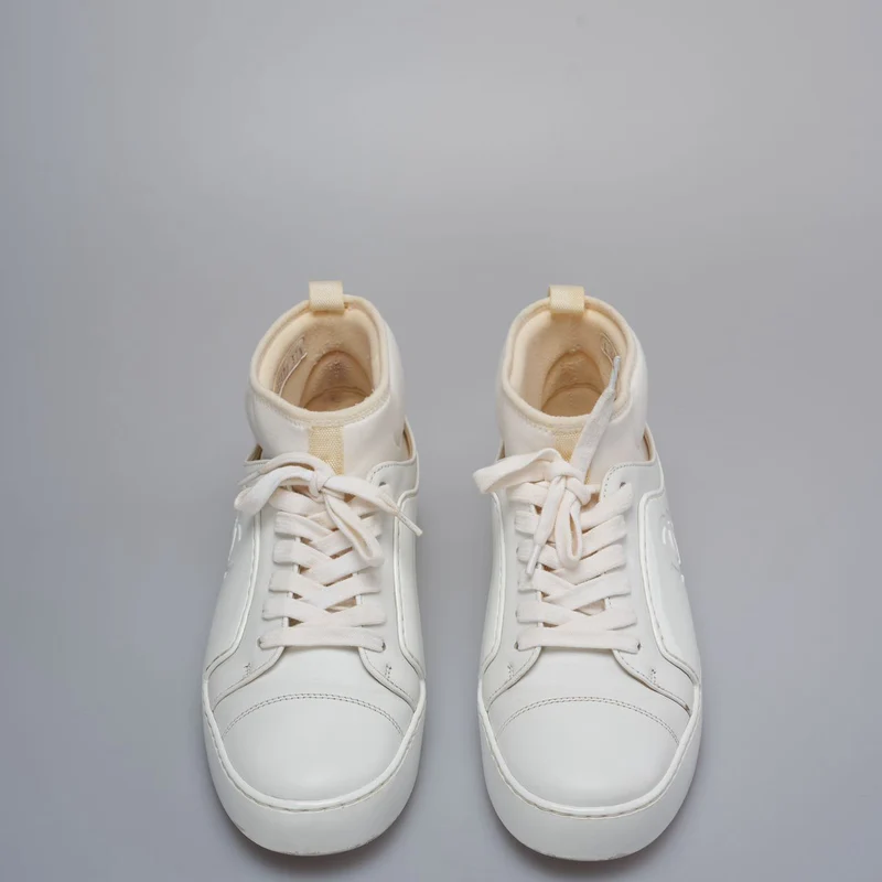 Chanel CC Ankle Sneakers aus weißem Gummi und Leder, Größe 37,5