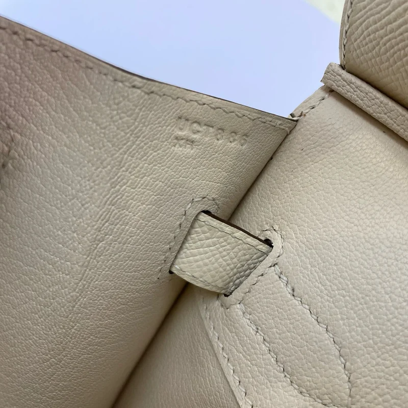 Hermes Birkin 30 Sellier Tasche aus Nata Epsom Leder mit goldener Hardware