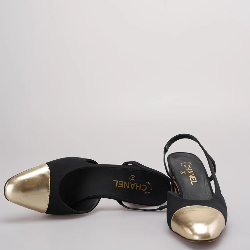 Chanel Schwarz/Gold Escarpins Slingback Chanel Velours Noir Größe 40.5